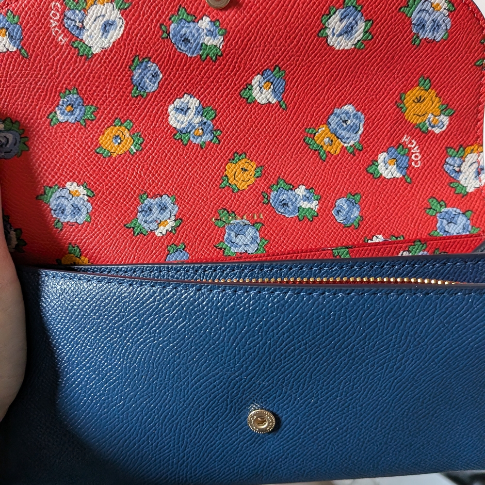 Coach Tea Rose Large Blue Pebbled Leather Wallet - Picture 4 of 10